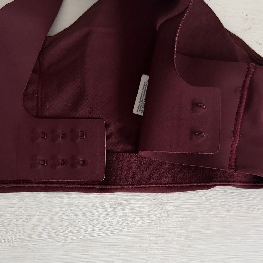 Athleta Burgundy Red Sports Bra Small NWOT Adjustable Back New Without Tags - Picture 3 of 4